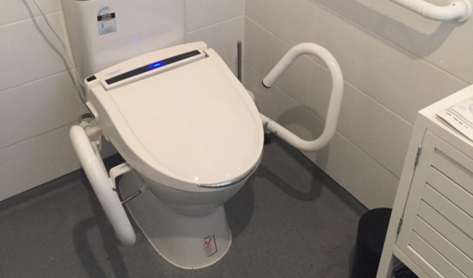 Electronic Bidet Seats
